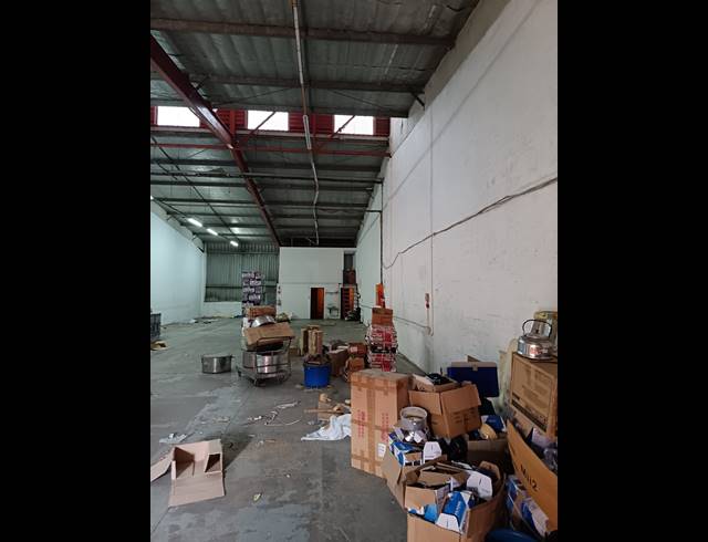 321M² WAREHOUSE RENTED IN SPRINGFIELD PARK